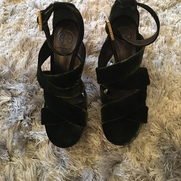 Tory Burch - Picture 2 of 7